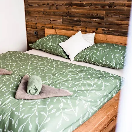 Zeme Apartment *